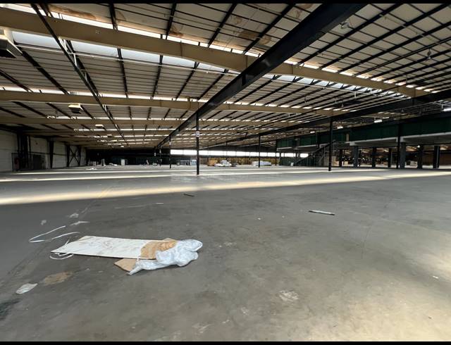 32,965M² WAREHOUSE TO LET IN ROODEKOP